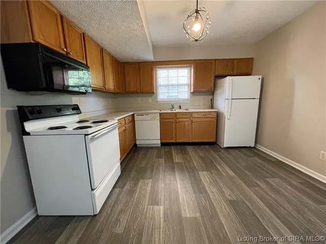 $1,195 | 4226 Grant Line Road, New Albany, IN 47150