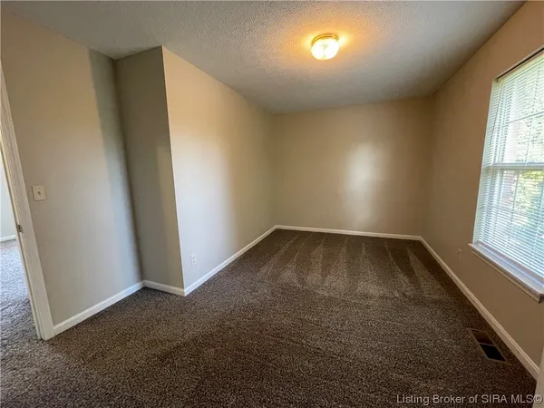 $1,195 | 4226 Grant Line Road, New Albany, IN 47150