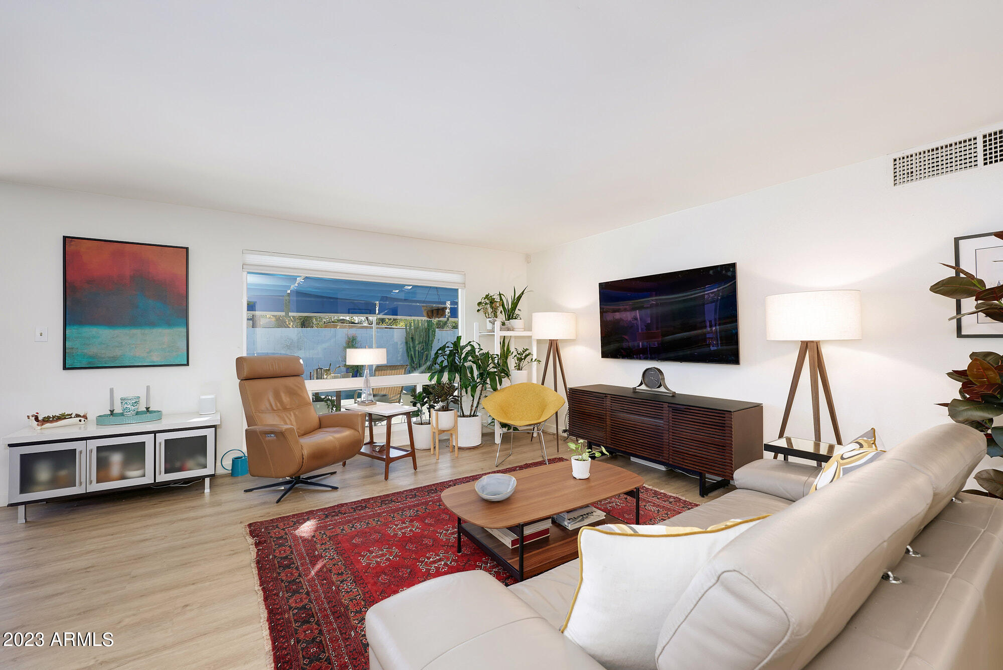 1203 West Colter Street Phoenix, AZ 85013 - Photo 2 of 20 Great room space