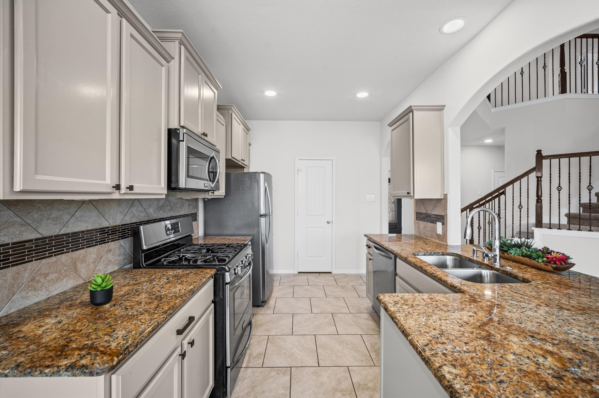 5635 Glenfield Spring Lane Spring, TX 77389 - Photo 14 of 43