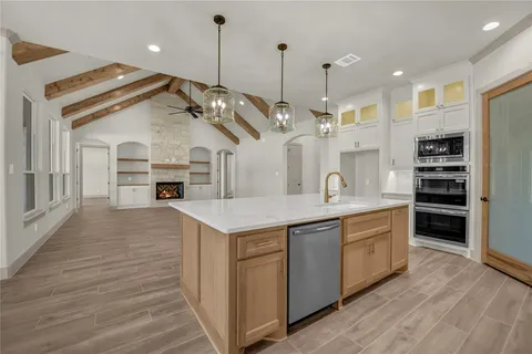 $799,900 | 120 Daggett Drive, Decatur, TX 76234