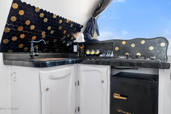 a view of a washer and dryer