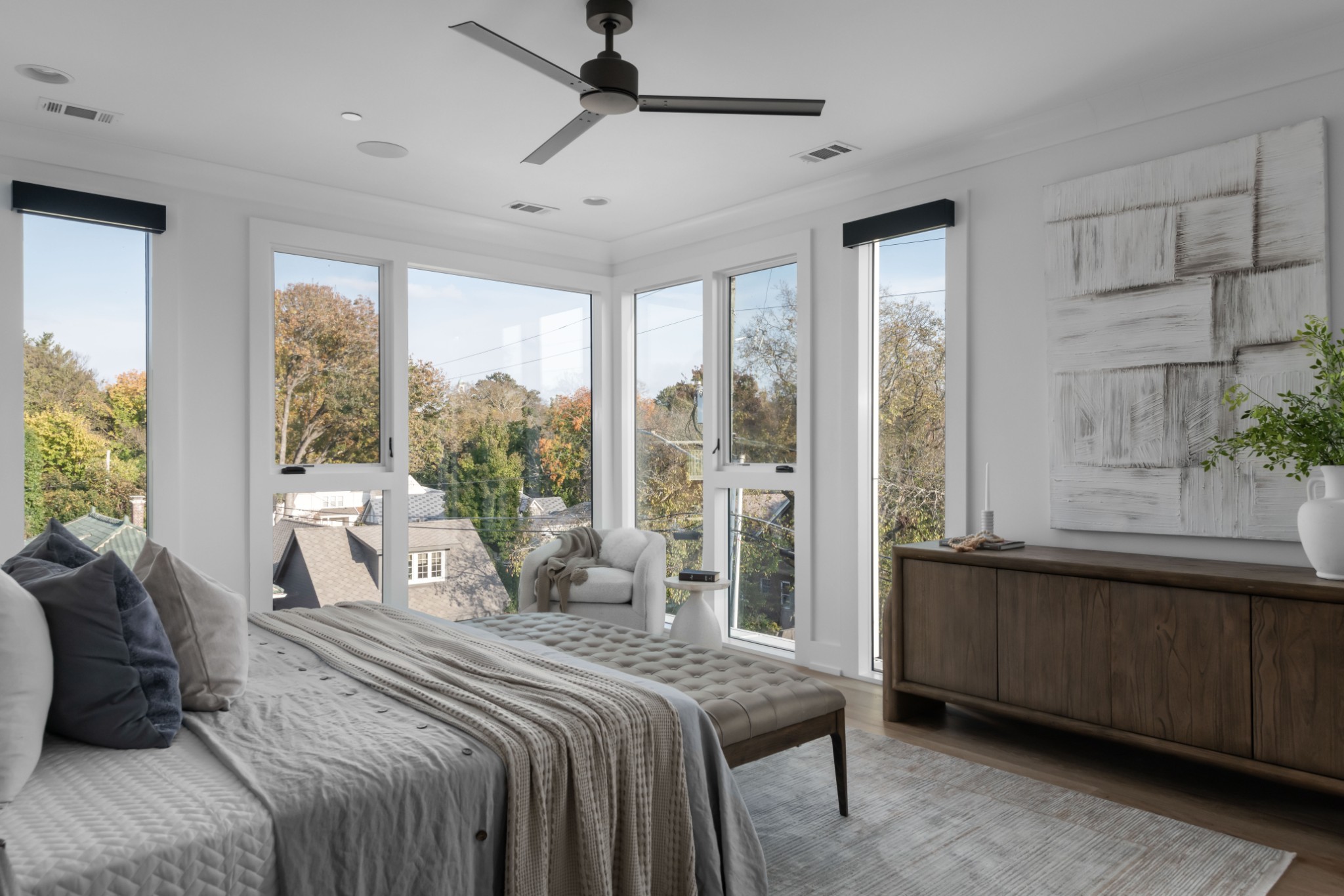 95 Leonard Avenue, Unit 8 Nashville, TN 37205 - Photo 21 of 36 a bedroom with a large bed and a large window