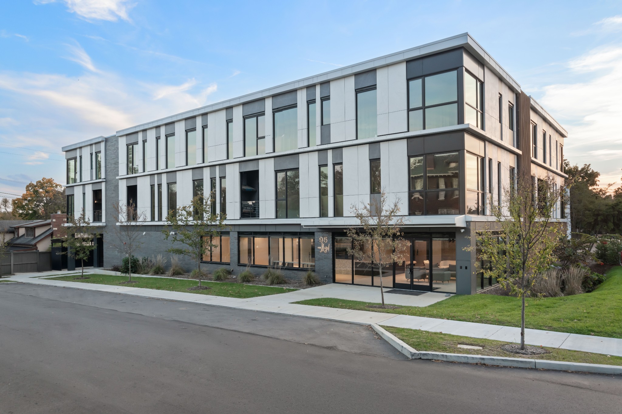 95 Leonard Avenue, Unit 8 Nashville, TN 37205 - Photo 33 of 36 a view of a building with a street