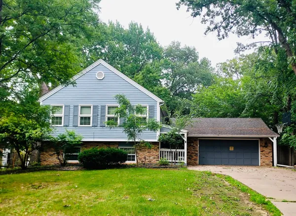 $260,000 | 7424 Edgewood Avenue North, Brooklyn Park, MN 55428