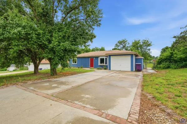 $199,000 | 326 Stallion Circle, Ogden, KS 66517