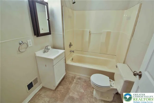 $249,900 | 30 2nd Street, Unit 3032, Slatington, PA 18080