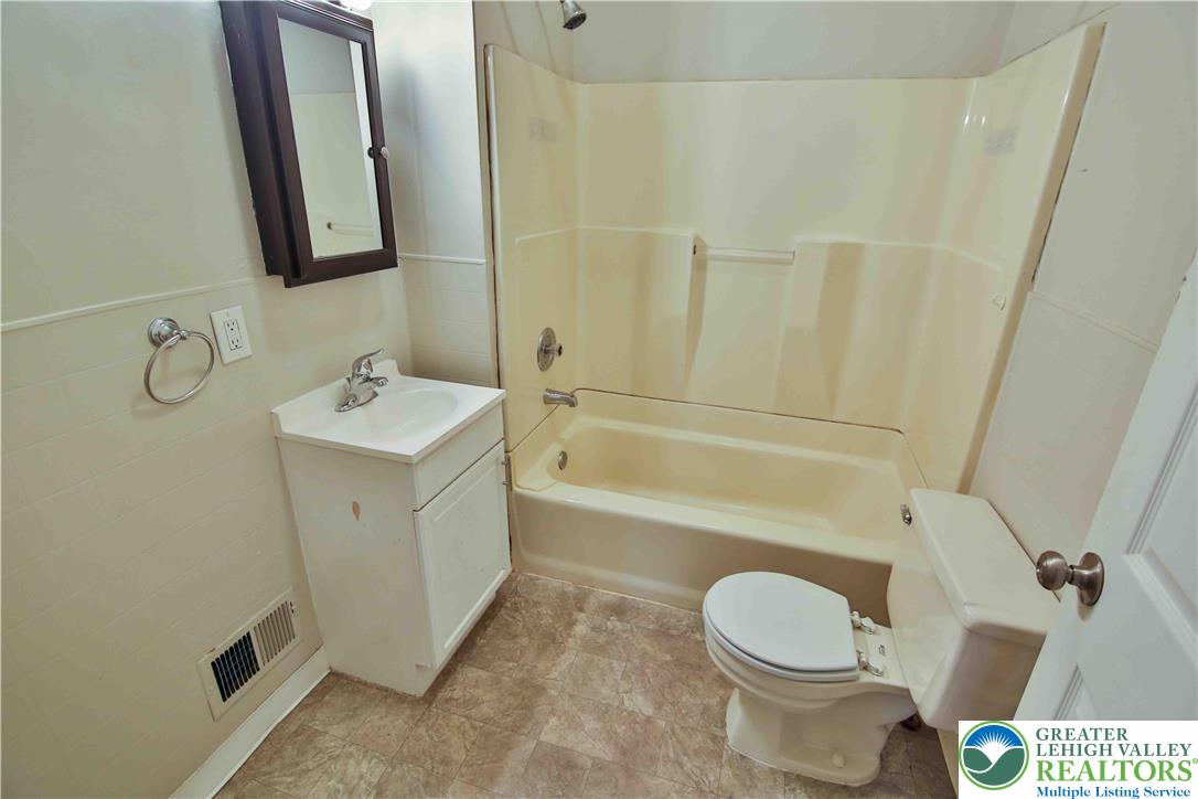 30 2nd Street, Unit 3032 Slatington, PA 18080 - Photo 11 of 47