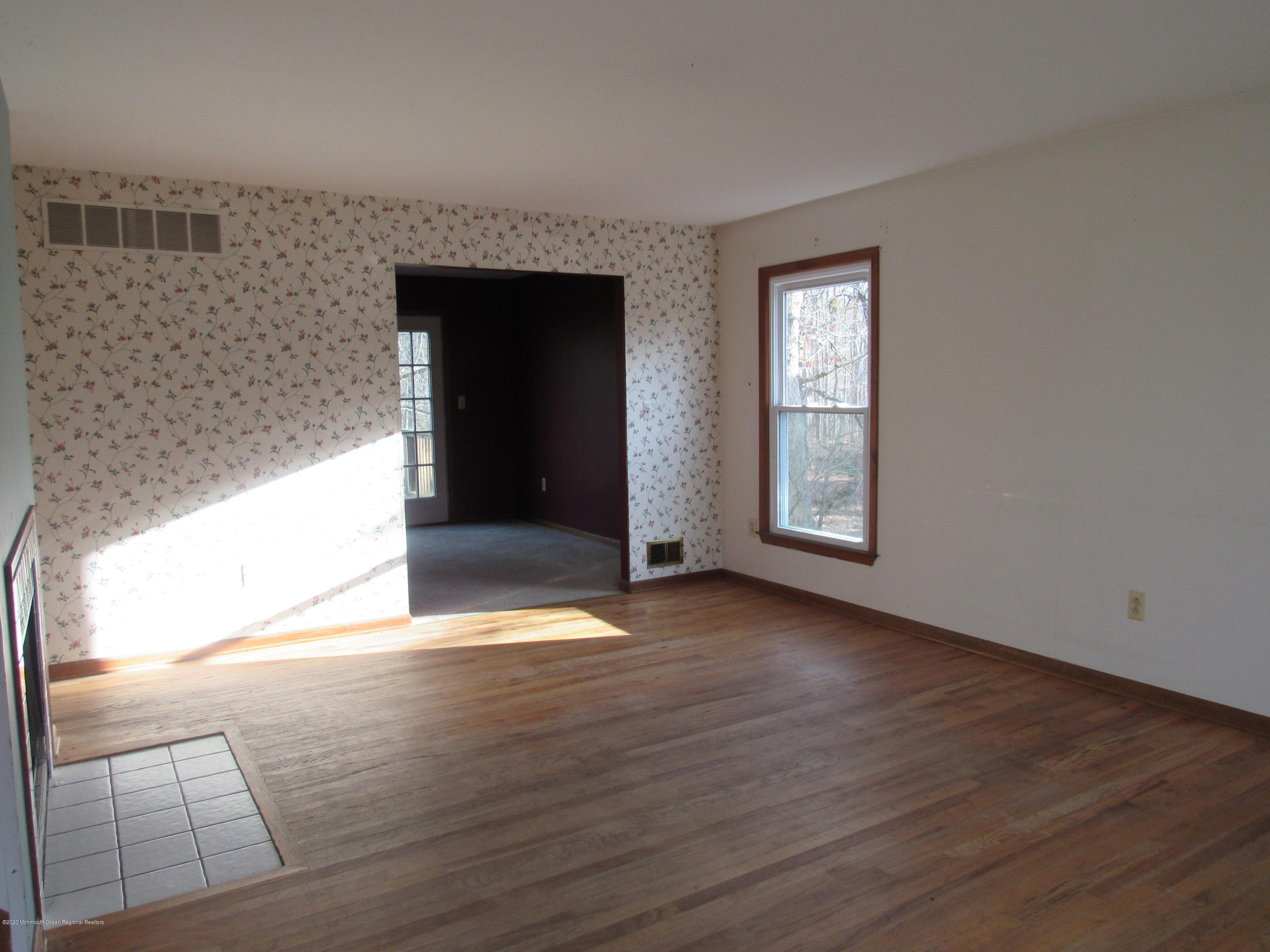 553 Frank Applegate Road Jackson, NJ 08527 - Photo 3 of 14 IMG_2513