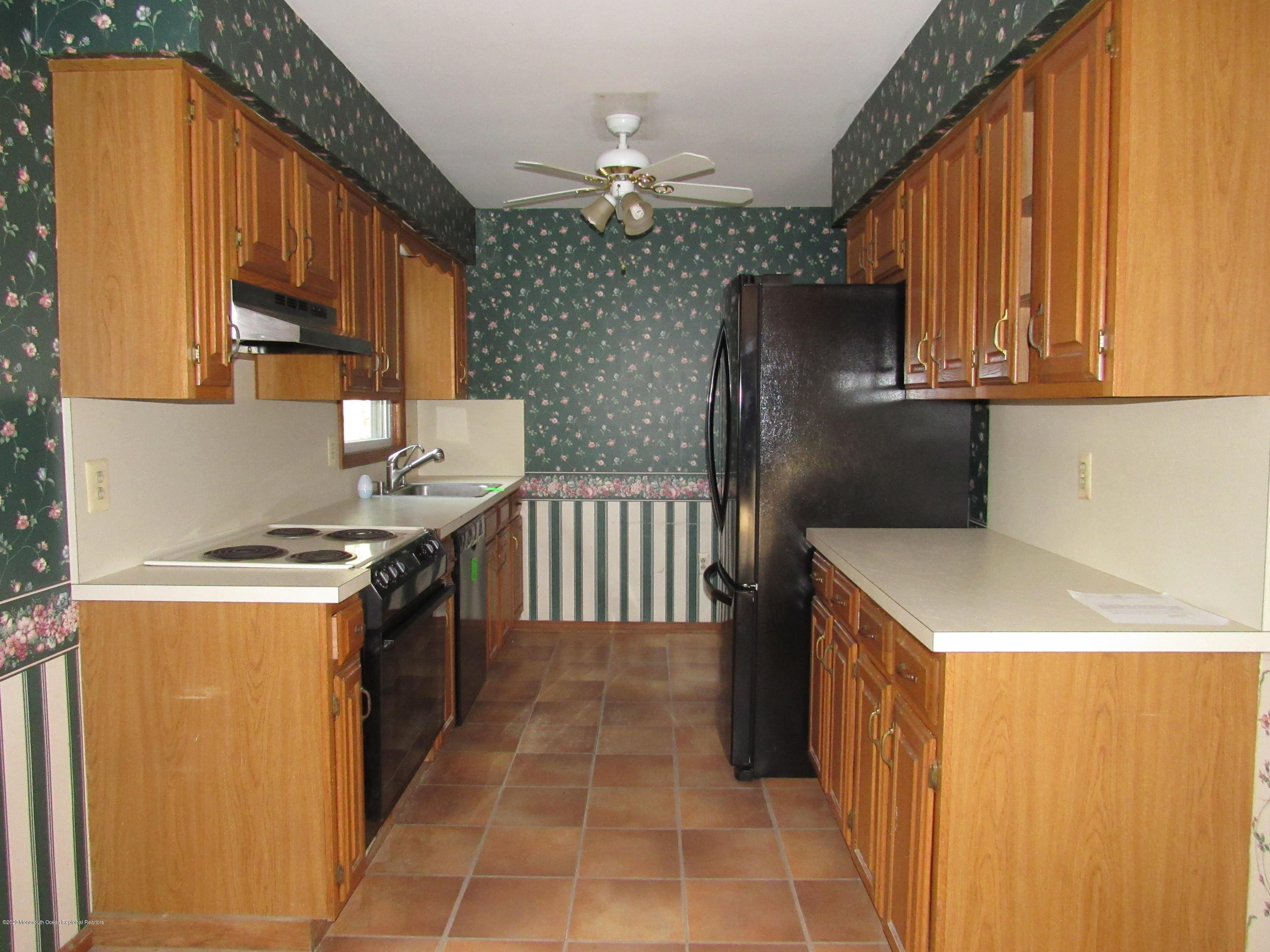 553 Frank Applegate Road Jackson, NJ 08527 - Photo 8 of 14 IMG_2520