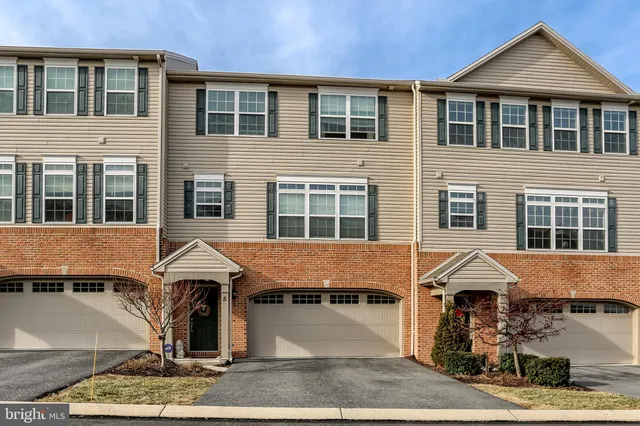 $2,300 | 5 Vista Circle, Lemoyne, PA 17043