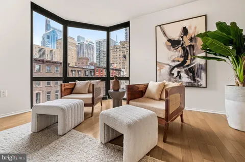 $560,000 | 2018 Walnut Street, Unit 5B, Philadelphia, PA 19103