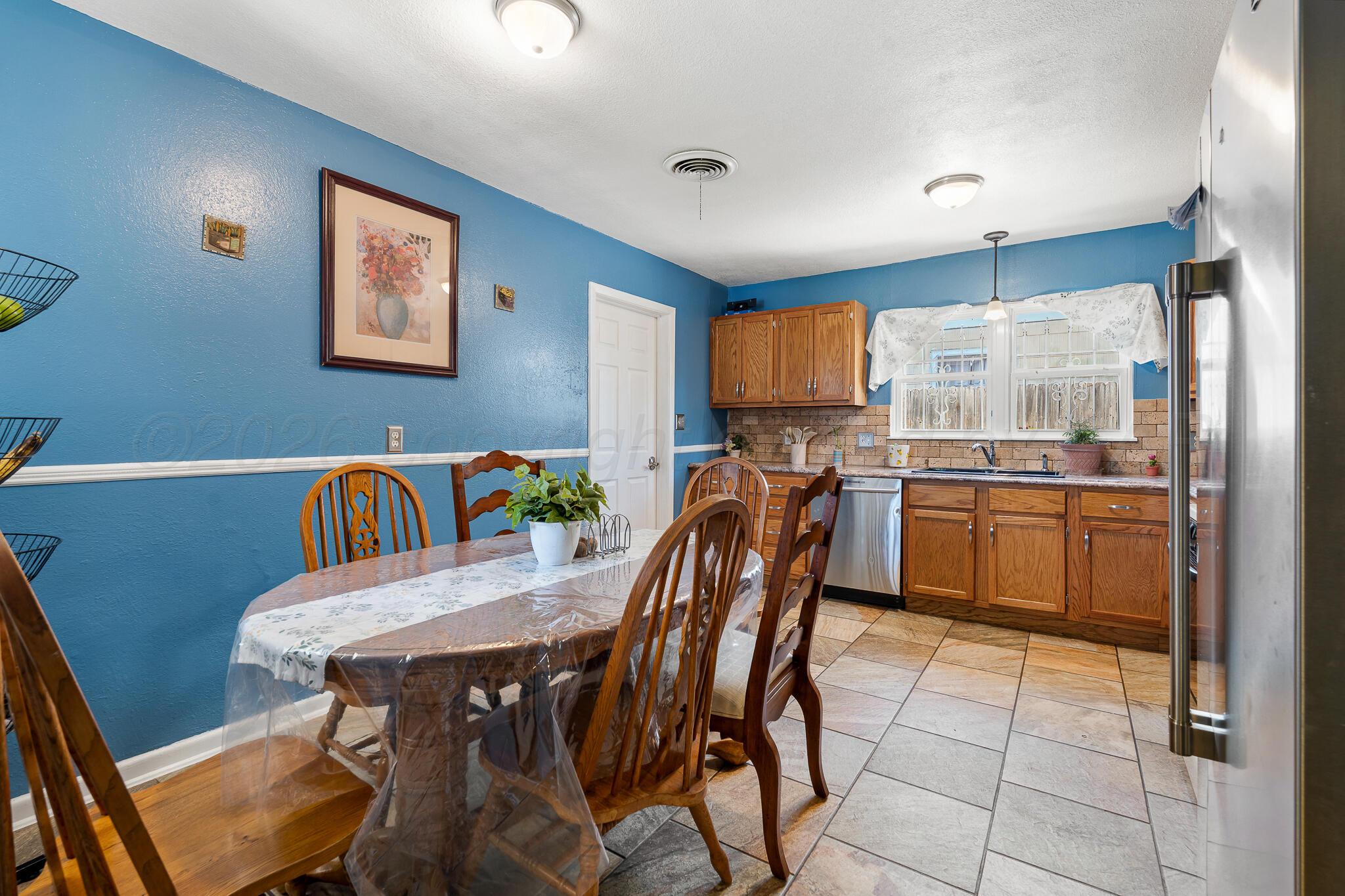2811 Carter Street Amarillo, TX 79103 - Photo 11 of 30 DINING ROOM