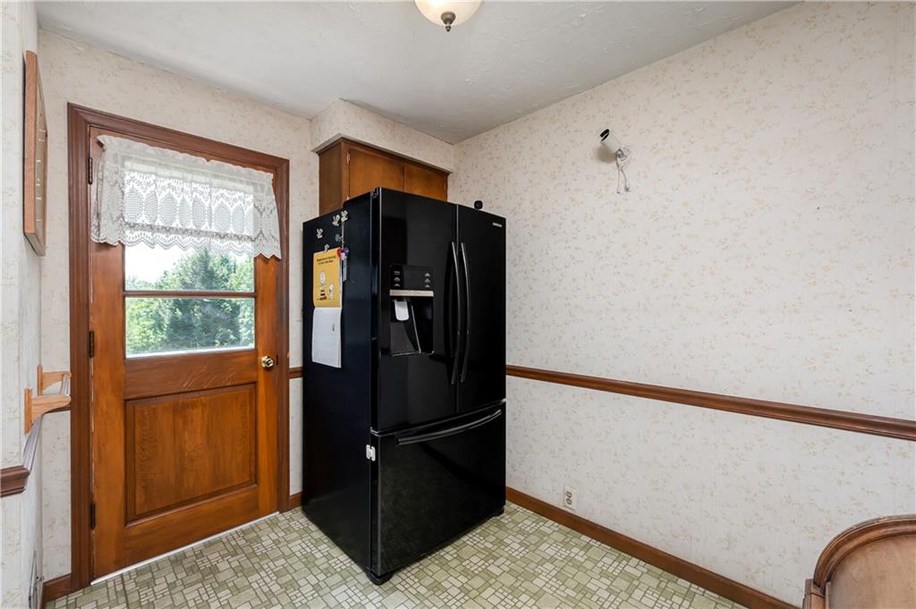 109 Hillcrest Road Renfrew, PA 16053 - Photo 11 of 30 a view of walk in closet