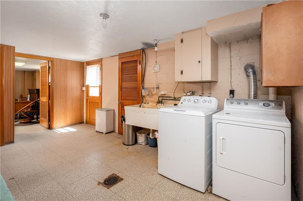 109 Hillcrest Road Renfrew, PA 16053 - Photo 24 of 30 a utility room with dryer and washer