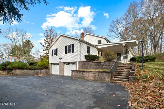 $3,250 | 167 Wood Dale Drive, Clifton Park, NY 12019