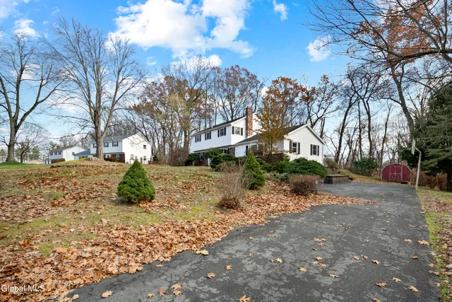 $3,250 | 167 Wood Dale Drive, Clifton Park, NY 12019