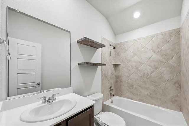 $2,000 | 121 Newsom Drive, Royse City, TX 75189