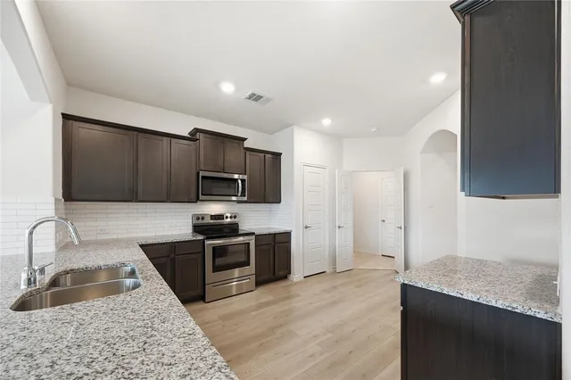 $2,000 | 121 Newsom Drive, Royse City, TX 75189