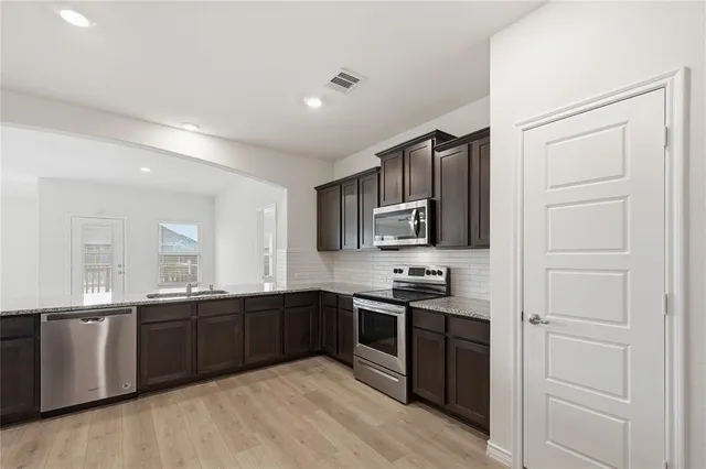 $2,000 | 121 Newsom Drive, Royse City, TX 75189