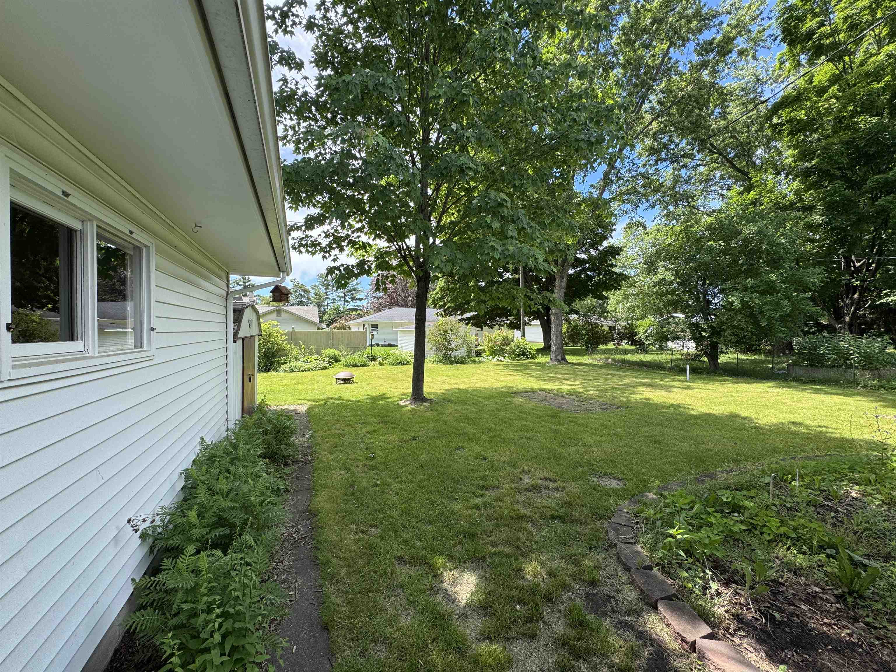 534 Demarest Avenue Waupaca, WI 54981 - Photo 19 of 21
