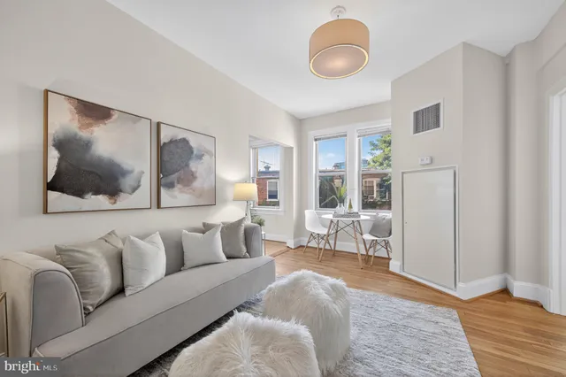 $1,975 | 3446 Connecticut Avenue Northwest, Unit 305, Washington, DC 20008