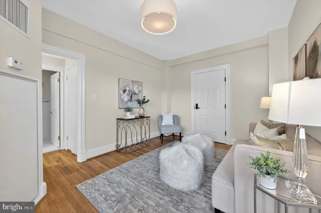 $1,975 | 3446 Connecticut Avenue Northwest, Unit 305, Washington, DC 20008