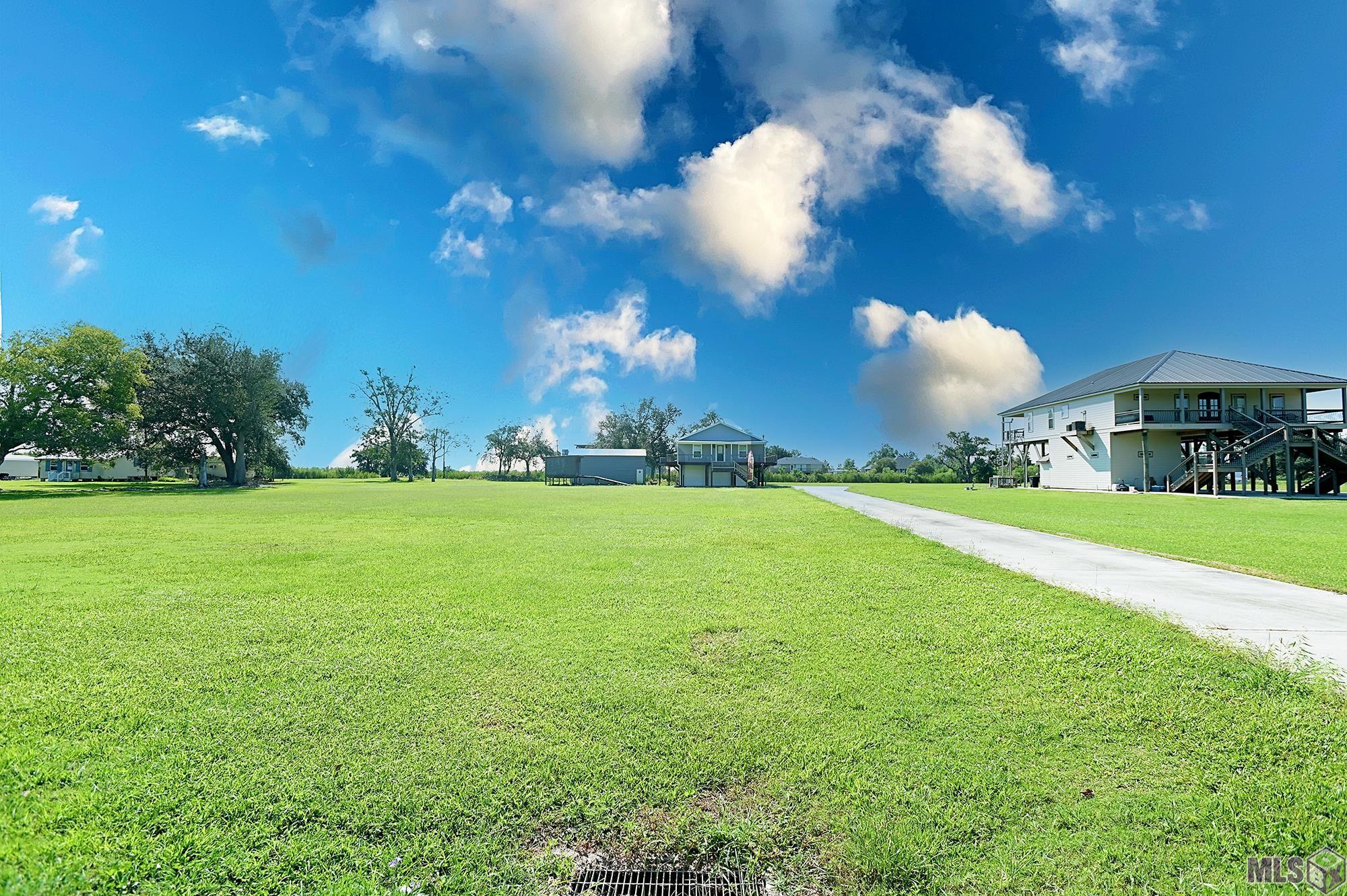 1805 Dr Beatrous Road Theriot, LA 70397 - Photo 2 of 21