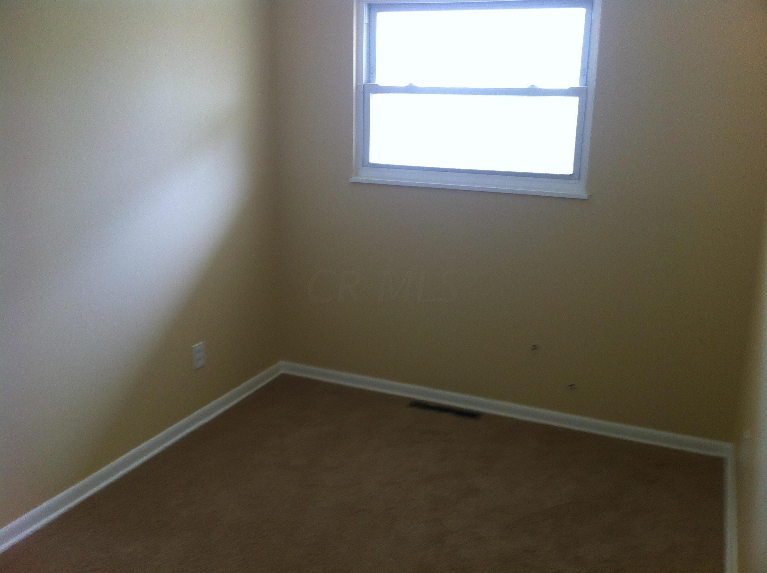 1653 Liscomb Road Columbus, OH 43207 - Photo 11 of 20