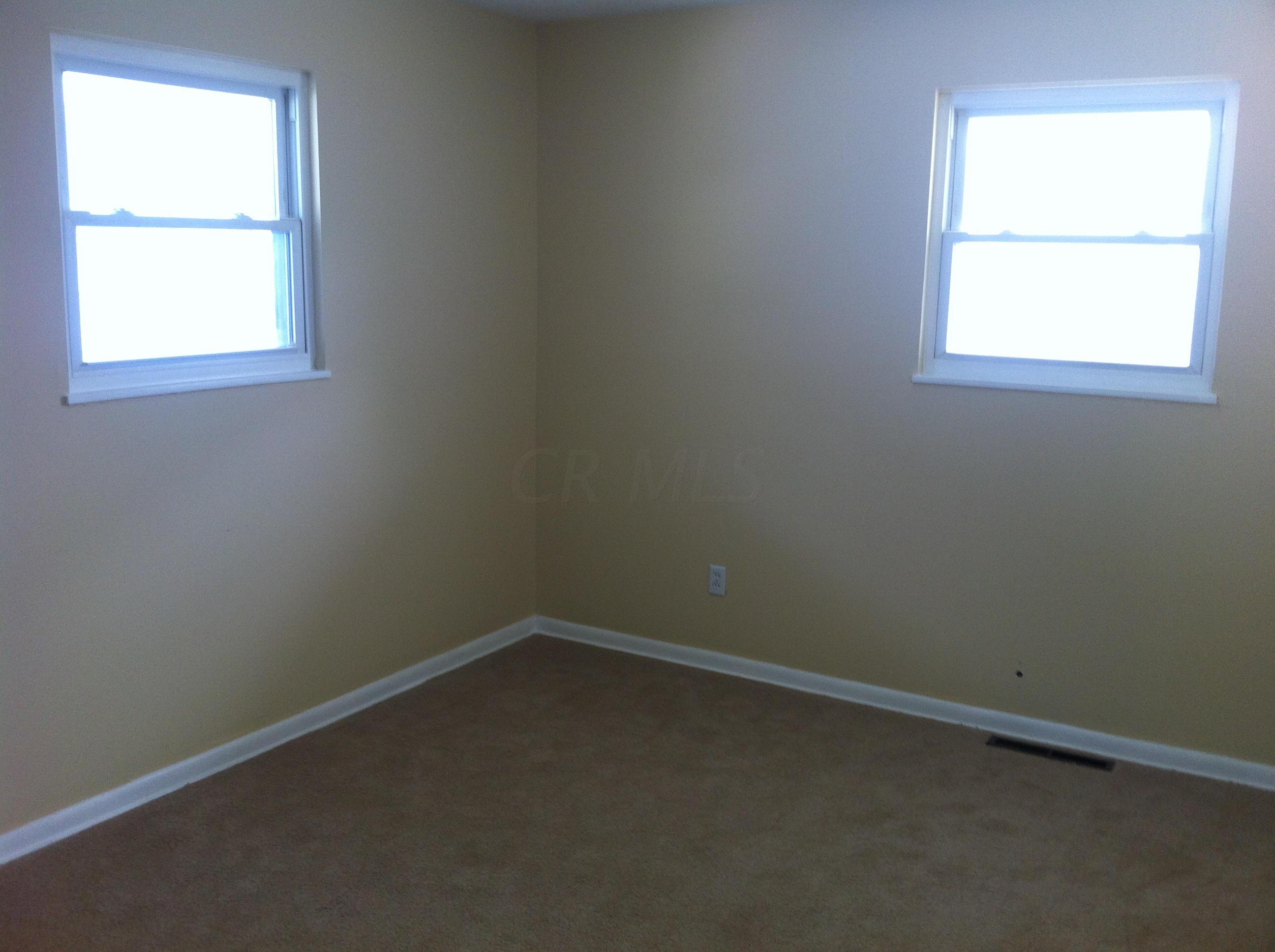1653 Liscomb Road Columbus, OH 43207 - Photo 12 of 20