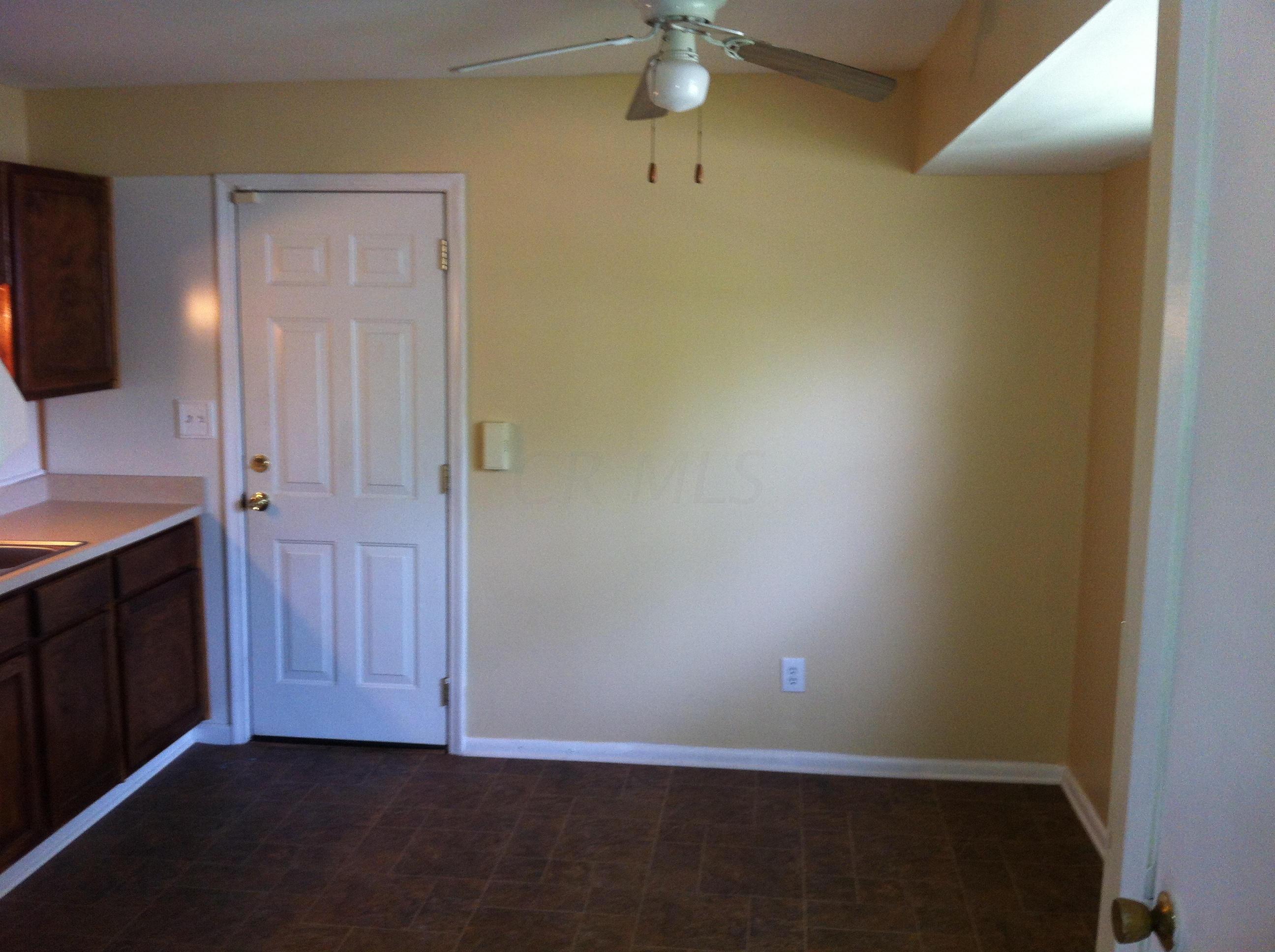 1653 Liscomb Road Columbus, OH 43207 - Photo 4 of 20