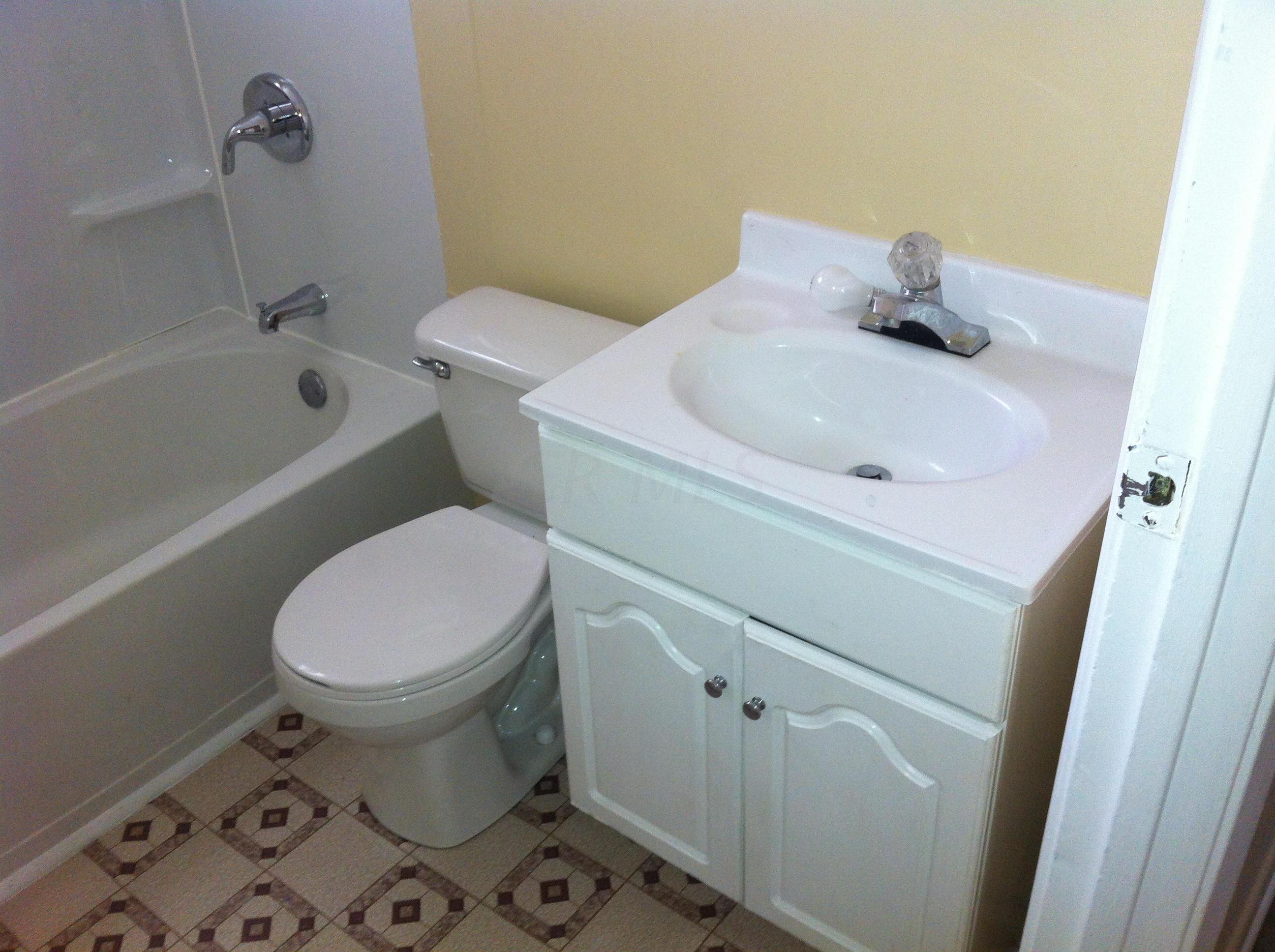 1653 Liscomb Road Columbus, OH 43207 - Photo 9 of 20
