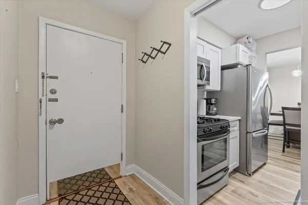 $164,900 | 9721 South Cicero Avenue, Unit 3C, Oak Lawn, IL 60453