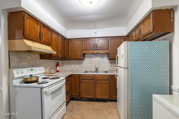 $189,900 | 9 Jackson Place, Schenectady, NY 12308