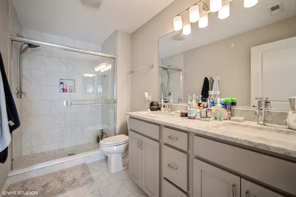 $3,300 | 850 Lexington Circle West, Des Plaines, IL 60016