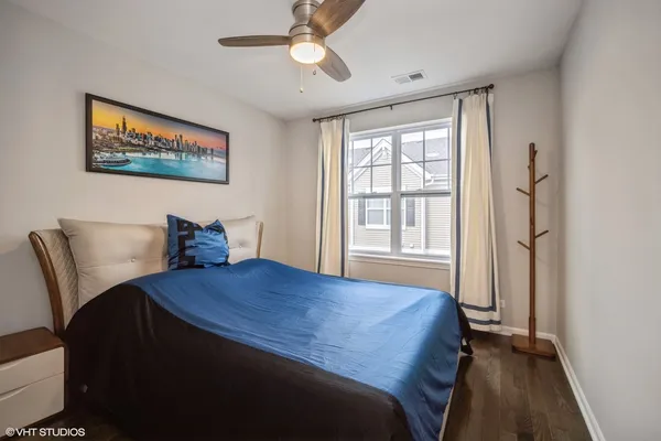 $3,300 | 850 Lexington Circle West, Des Plaines, IL 60016