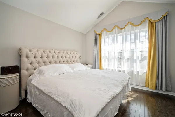 $3,300 | 850 Lexington Circle West, Des Plaines, IL 60016
