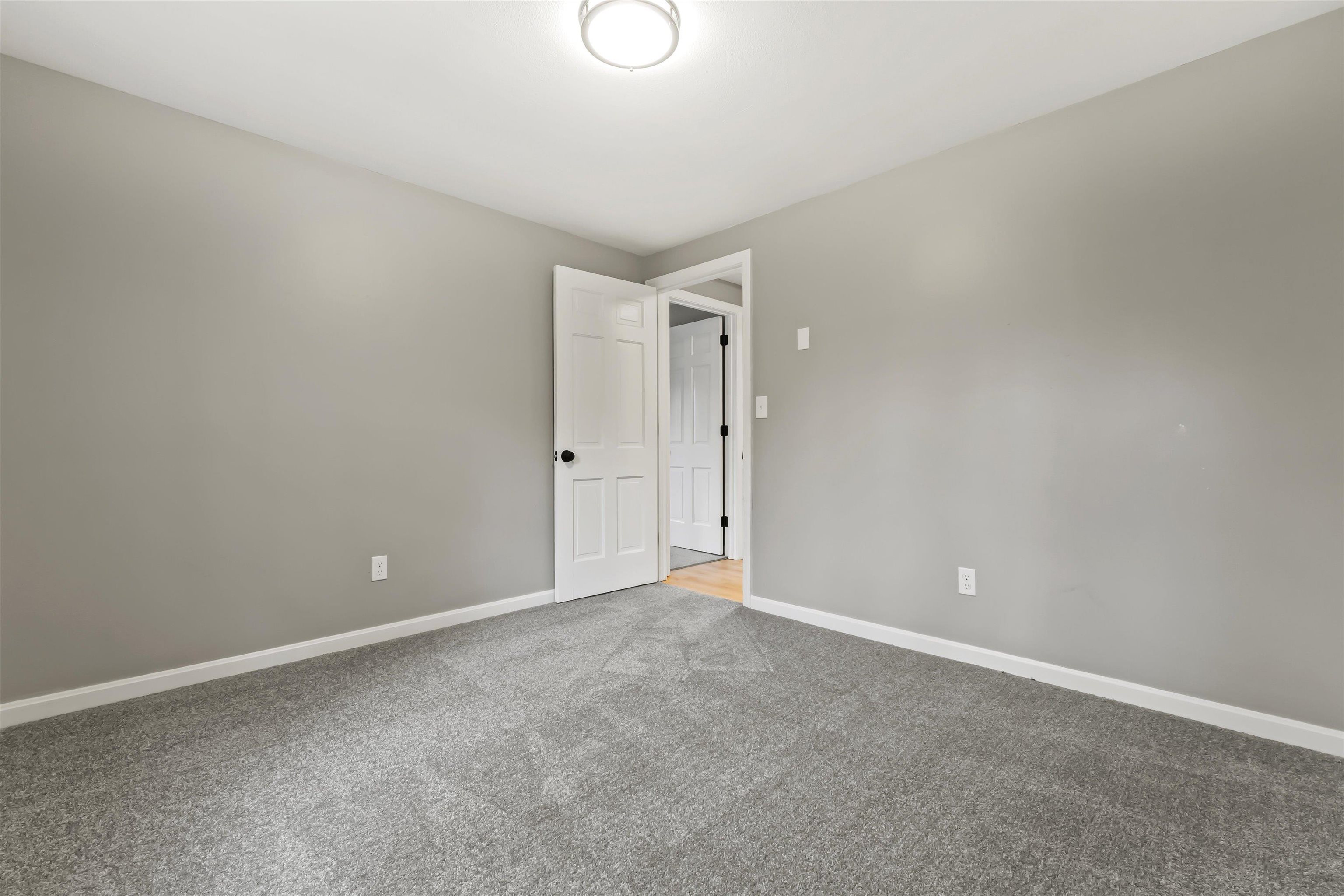 2 Devonshire Road Atkinson, NH 03811 - Photo 21 of 45