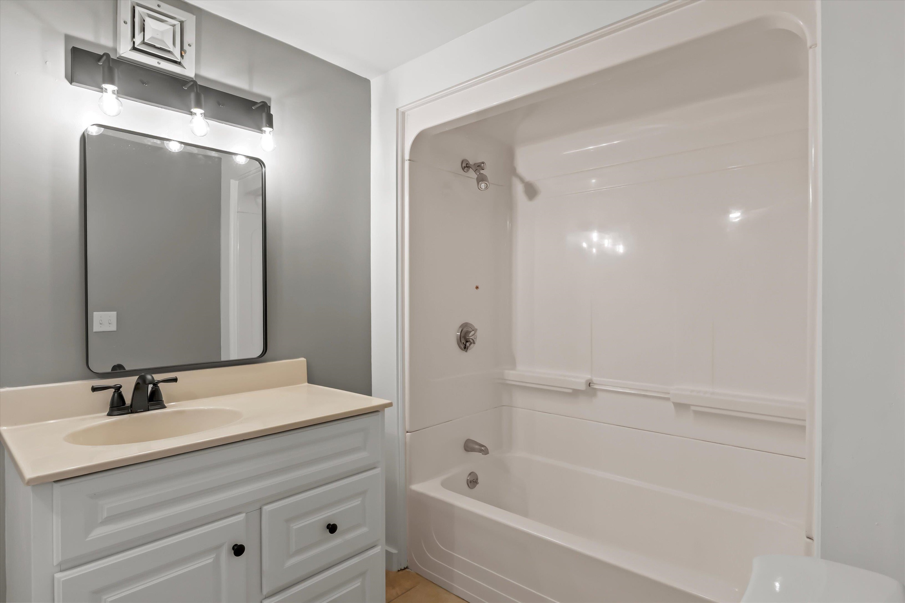 2 Devonshire Road Atkinson, NH 03811 - Photo 26 of 45