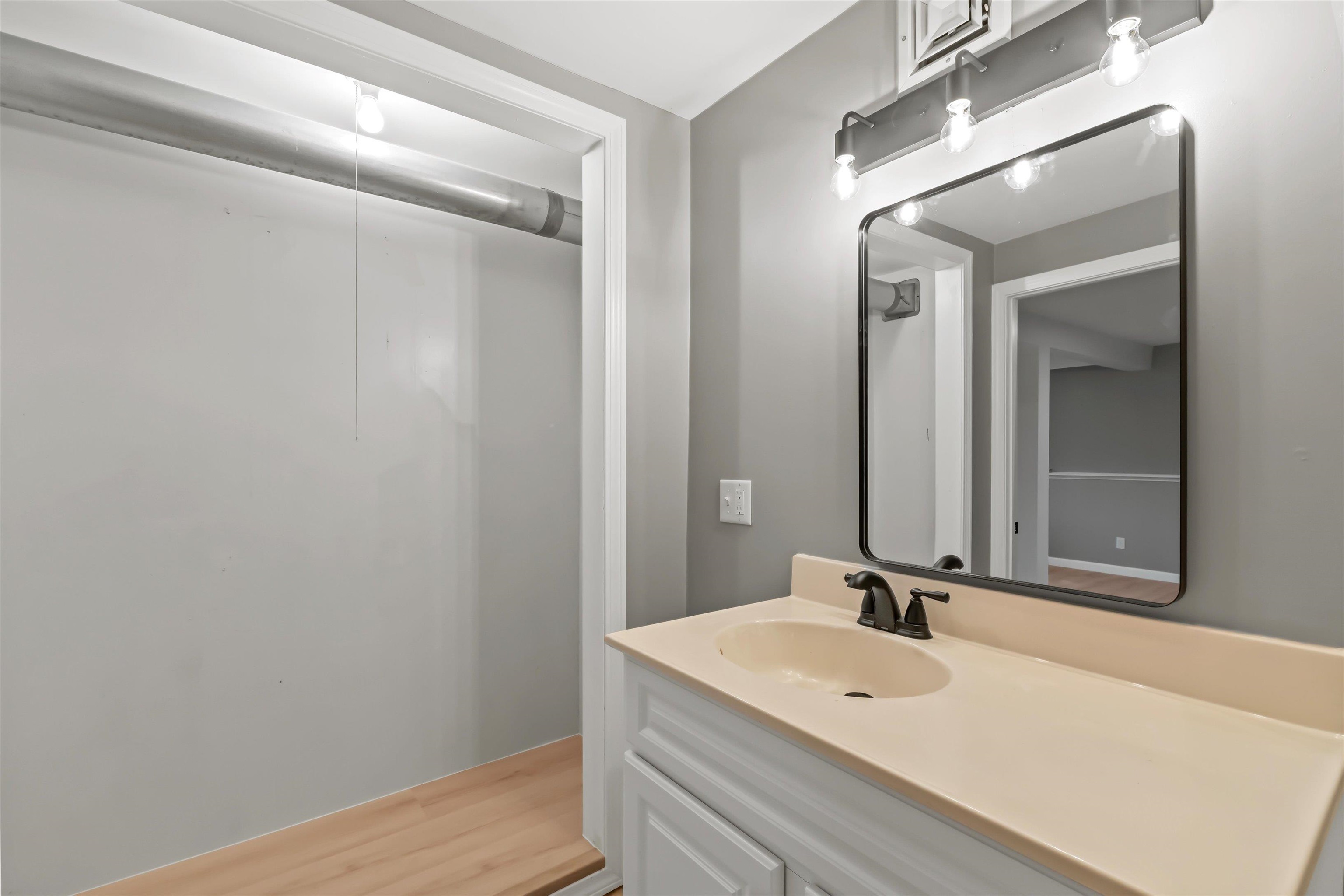 2 Devonshire Road Atkinson, NH 03811 - Photo 27 of 45