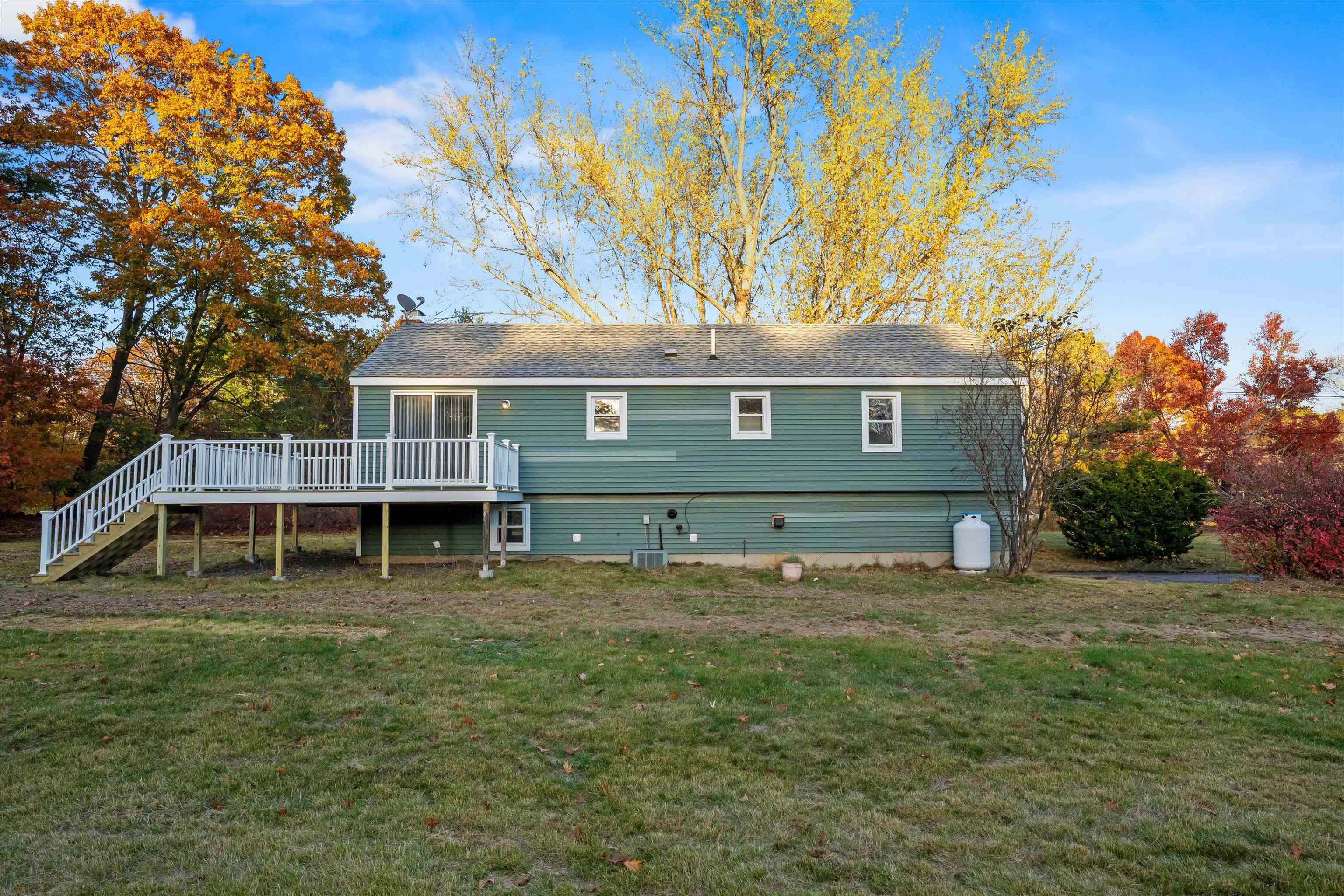 2 Devonshire Road Atkinson, NH 03811 - Photo 34 of 45