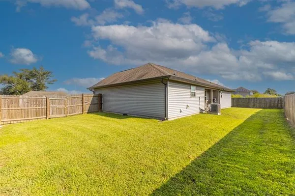 $252,900 | 201 Ashton Oaks Lane, Luling, LA 70070