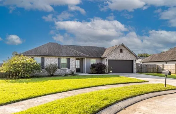 $252,900 | 201 Ashton Oaks Lane, Luling, LA 70070
