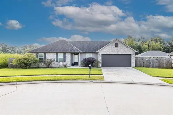 $252,900 | 201 Ashton Oaks Lane, Luling, LA 70070