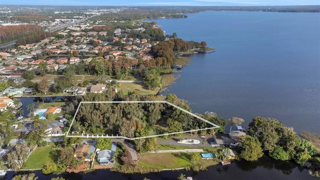 a view of an outdoor space and a yard