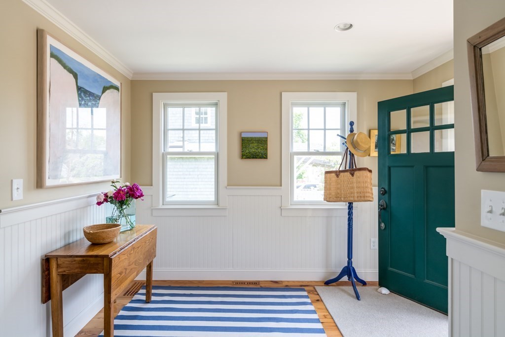 105 Hampton Circle Hull, MA 02045 - Photo 3 of 29