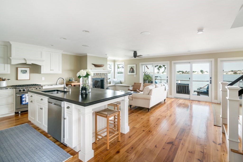 105 Hampton Circle Hull, MA 02045 - Photo 6 of 29