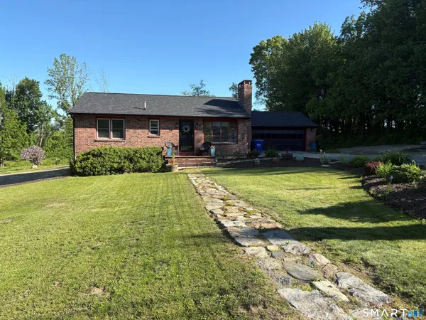$449,900 | 66 Isaiah Smith Lane, Morris, CT 06763