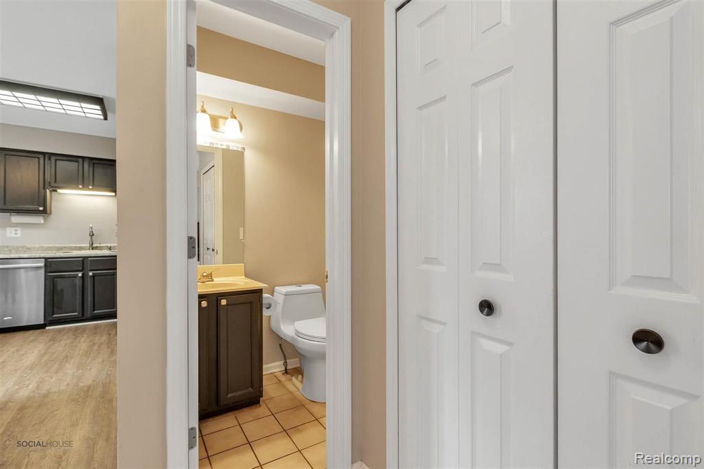22311 Chelsea Lane Novi, MI 48167 - Photo 20 of 49