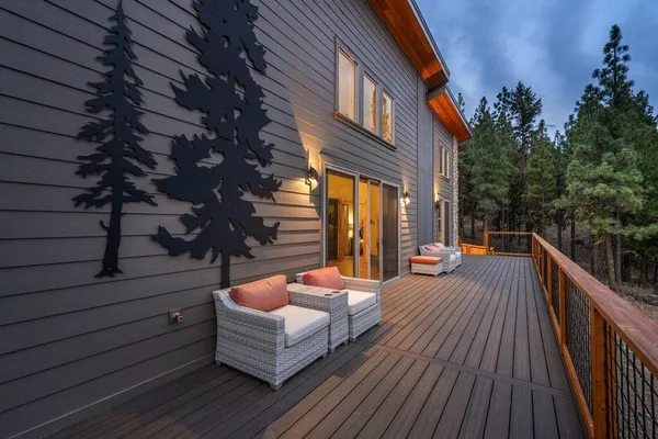 a view of sitting space in the roof deck